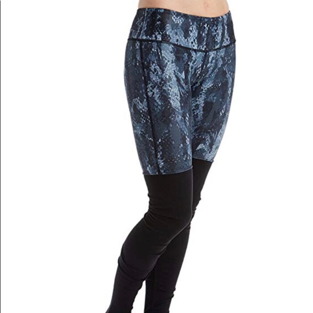 Alo Goddess Legging Print Black Python Gloss Black - image 1